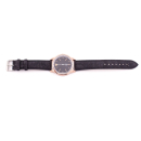 Ros&eacute;farbene Uhr mit schwarzem Armband